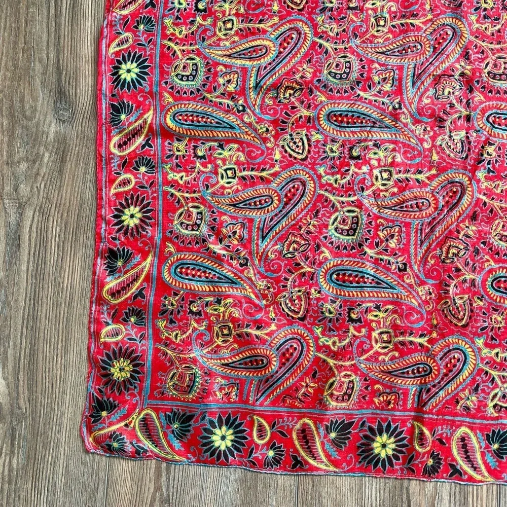 100% pure silk Vibrant Paisley Bandana scarf 25/26 inches